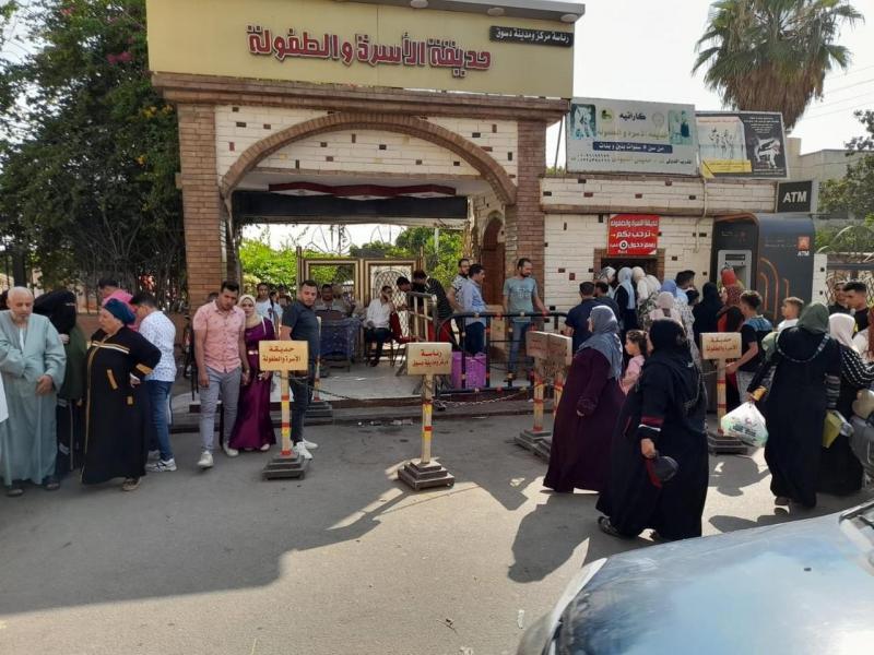 توافد آلاف المواطنين على حدائق كفرالشيخ والرحلات النيلية في ثاني أيام عيد الفطر المبارك