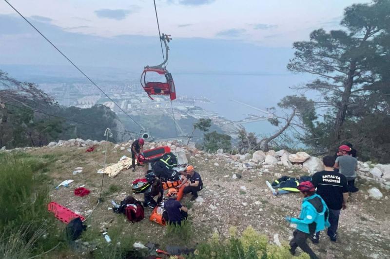 إنقاذ 98 شخصا عالقين داخل 15 عربة تلفريك جنوب تركيا