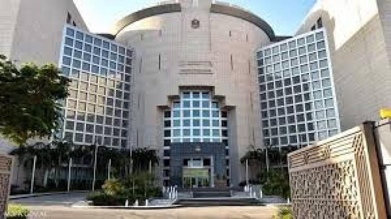 الخارجية الإماراتية تعبر عن قلقها تجاه التطورات في المنطقة وتدعو إلى وقف التصعيد