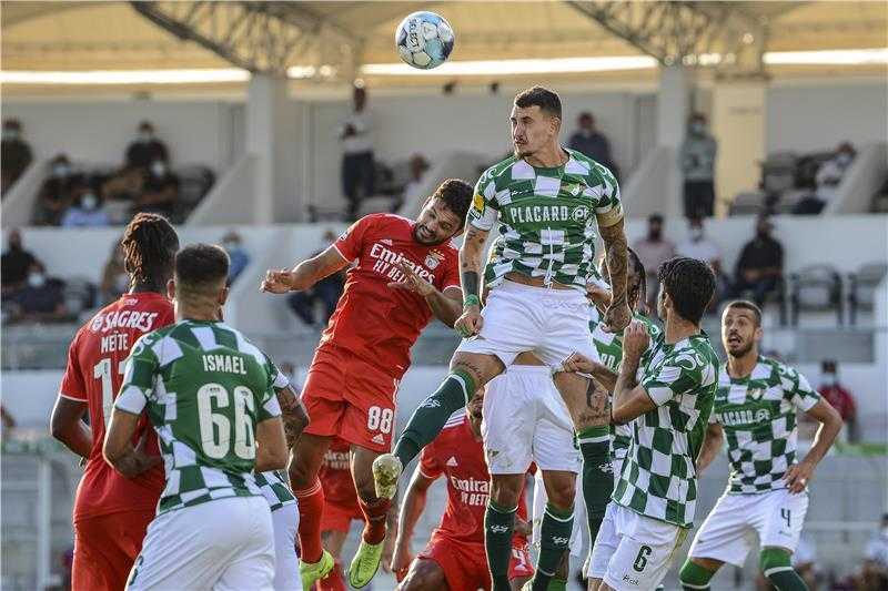 بنفيكا يعود للانتصارات بثلاثية في موريرينسي بالدوري البرتغالي