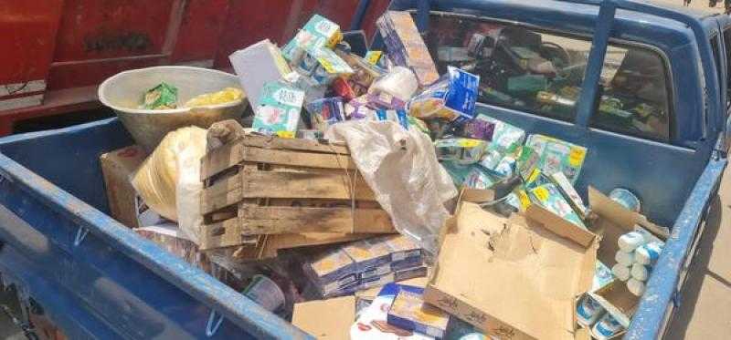 ضبط 200 عبوة سلع غذائية منتهية الصلاحية في أسواق الفيوم