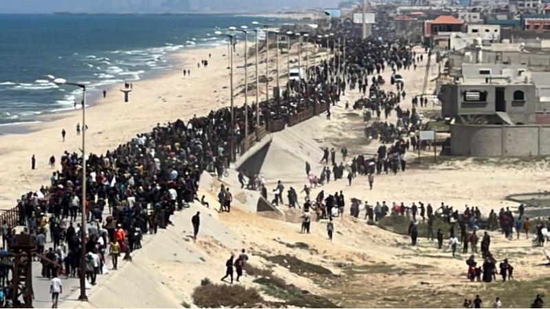إصابات في إطلاق الاحتلال الإسرائيلي النار صوب النازحين الفلسطينيين عند شارع الرشيد غرب غزة