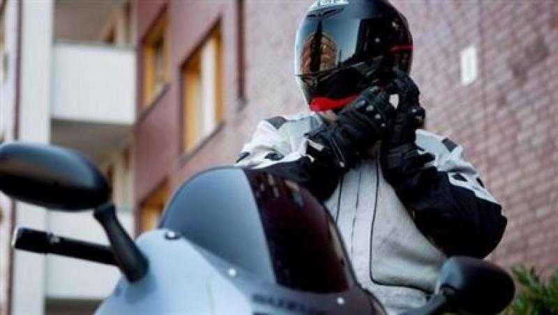 ضبط 399 مخالفة لقائدي الدراجات النارية لعدم ارتداء الخوذة