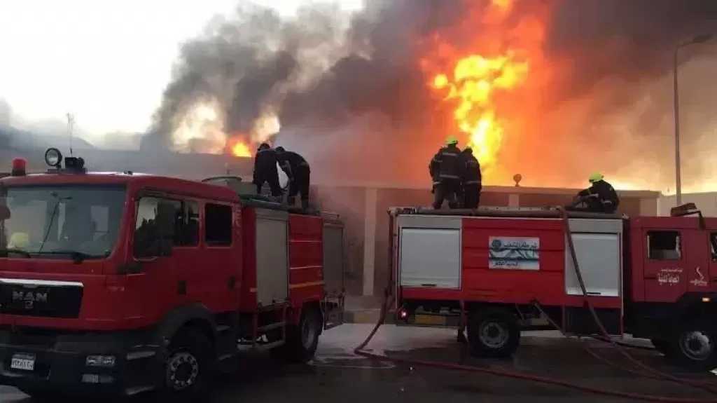 اندلاع حريق هائل داخل مصنع قطن في الصف بالجيزة