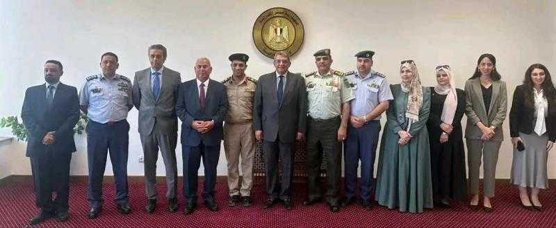 مساعد وزير الخارجية للشئون العربية يستقبل وفداً رسمياً من كلية الدفاع الوطني الأردنية