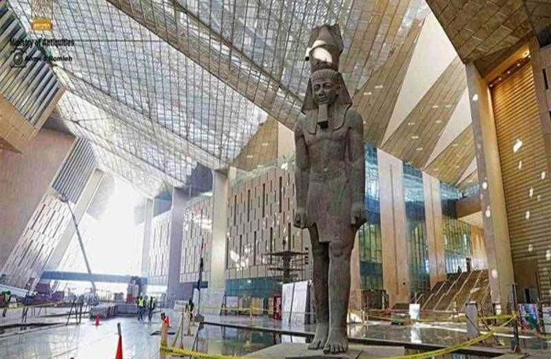 استعدادًا لافتتاح المتحف المصري الكبير.. تكثيف الأعمال التنفيذية لمشروع تطوير الهوية البصرية للطريق الدائري