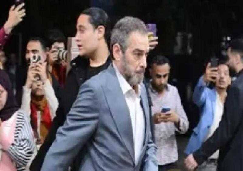 أحمد عبد العزيز: التطفل على عزاء وجنازات المشاهير جاوز المدى.. والبحث عن التريند الزائف لا يليق