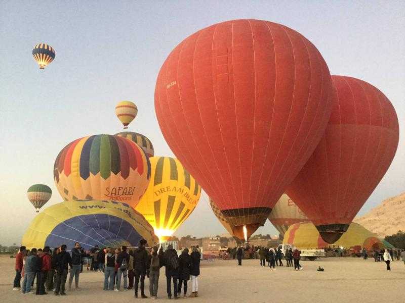 60 رحلة بالون طائر تحلق في سماء محافظة الأقصر