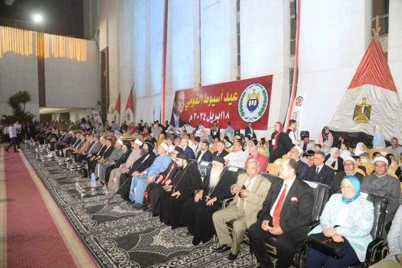 محافظة أسيوط تحتفل بعيدها القومي.. فنون شعبية وفقرات فنية