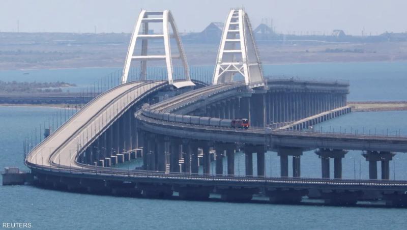تعليق حركة المرور على جسر القرم مؤقتا