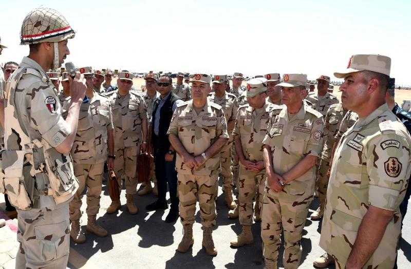 وزير الدفاع يشهد إجراءات التفتيش ورفع الكفاءة القتالية لوحدات مدفعية الرئاسة العامة بنطاق المنطقة المركزية