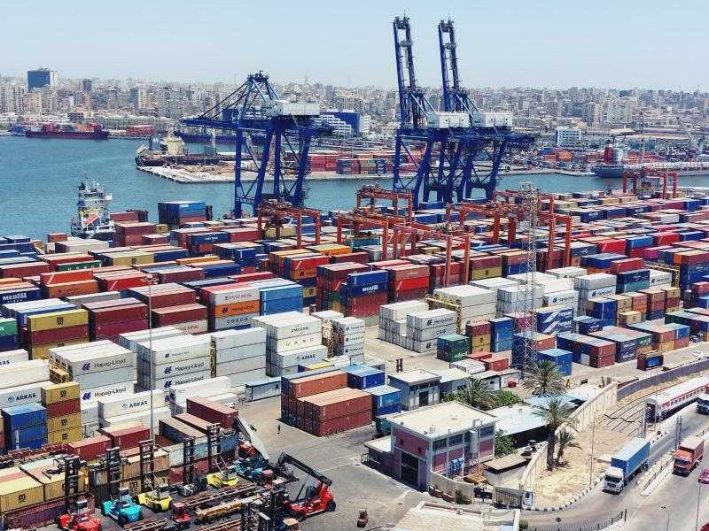 الهيئه العامة لميناء الإسكندرية تتداول 135 ألف طن بضائع خلال 24 ساعة