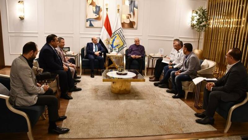 خط أحمر
