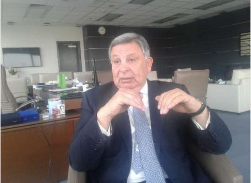 خط أحمر