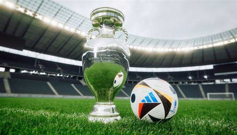 يويفا يعلن قائمة حكام مباريات يورو 2024