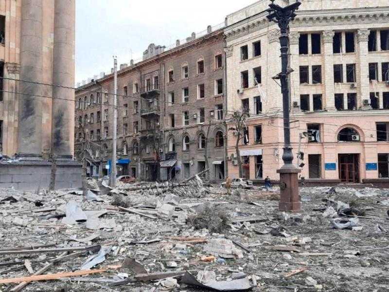 انفجارات وأضرار بمبان في مدينة خاركيف الأوكرانية
