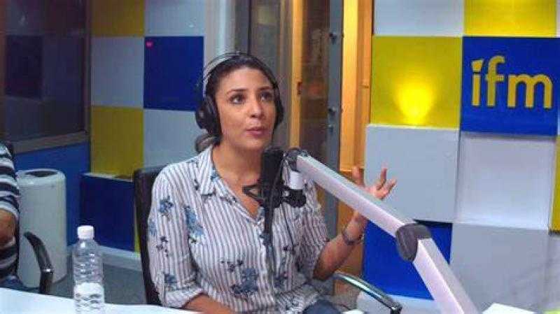 مذيعة تطرد بلوجر تونسية شهيرة على الهواء.. ما الحكاية؟