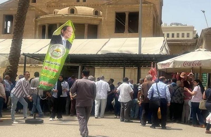خط أحمر