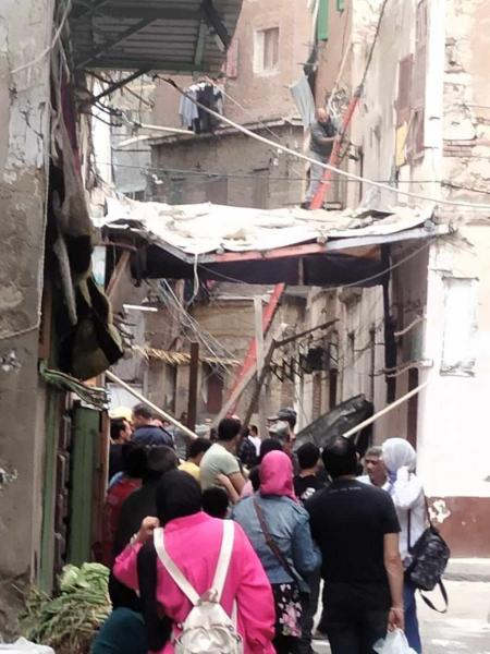 إصابة شخص وانهيار سقف بسبب انفجار اسطوانة بوتاجاز في عقار قديم بالإسكندرية