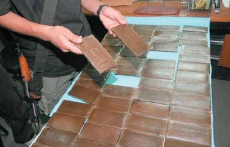حبس عاطلين لاتهامهما بالاتجار في مخدر الحشيش بالصف