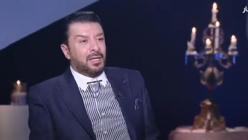 أول رد من مصطفي كامل علي وضع عمر كمال وشاكوش أسمائهم علي لوحات سياراتهما الفارهة