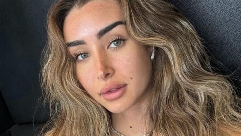 هنا الزاهد تخطف الأنظار بإطلالة مميزة