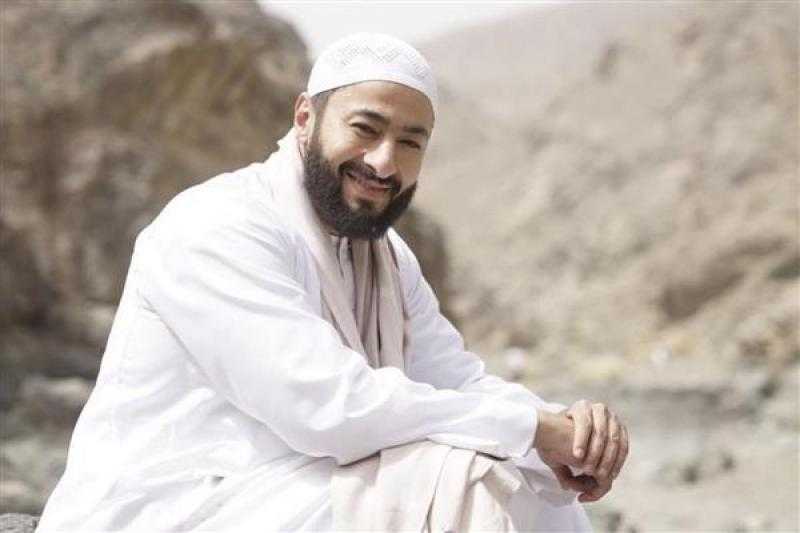 من داخل الحرم المكي. حمادة هلال يهنئ جمهوره بعيد الأضحى