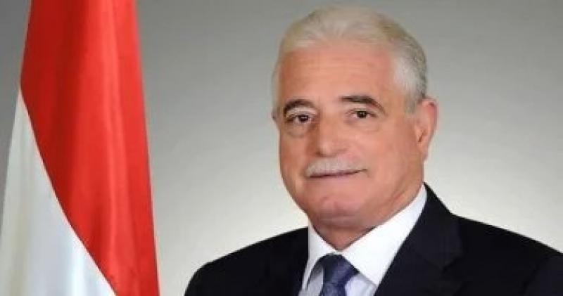 فودة يفتتح بينالي شرم الشيخ للفنانة الإيطالية كارولينا بمشاركة 12 فنانًا وعارضًا