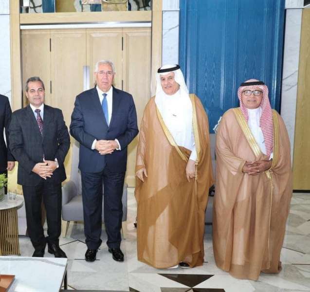  لقاء السيد القصير وزير الزراعة والمهندس عبدالرحمن الفضلى وزير البيئة والمياه والزراعة بالمملكة العربية السعودية 