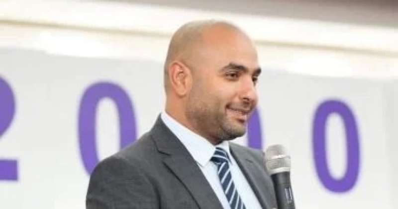 محمد عزب