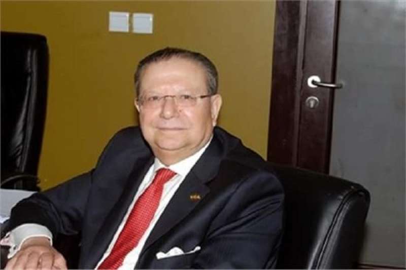 محمد عبدالعال الخبير المصرفى