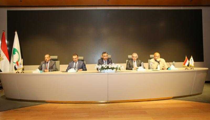 «رئيس البريد» يقدم التهنئة للرئيس السيسي ورئيس اتحاد عمال مصر بمناسبة عيد العمال