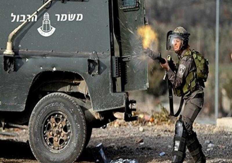 الاحتلال يطلق النار صوب فلسطينيين حاولوا الخروج من المنزل المحاصر في طولكرم