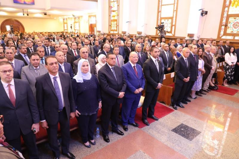 نائبًا عن رئيس الوزراء.. محافظ القاهرة يشهد احتفال الطائفة الإنجيلية بعيد القيامة.. صور