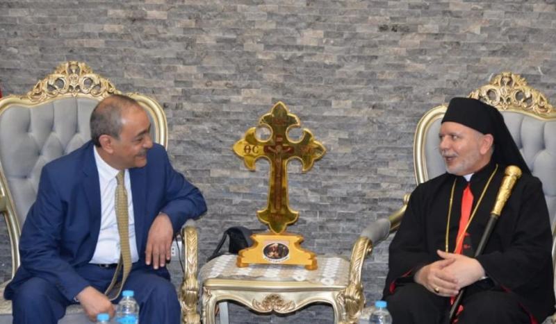 محافظ الإسماعيلية يزور كنائس المحافظة لتقديم التهنئة بعيد القيامة