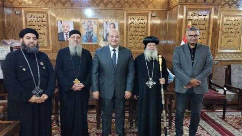 نائب محافظ الجيزة يزور مطرانية الأقباط الأرثوذكس بطموه للتهنئة بعيد القيامة