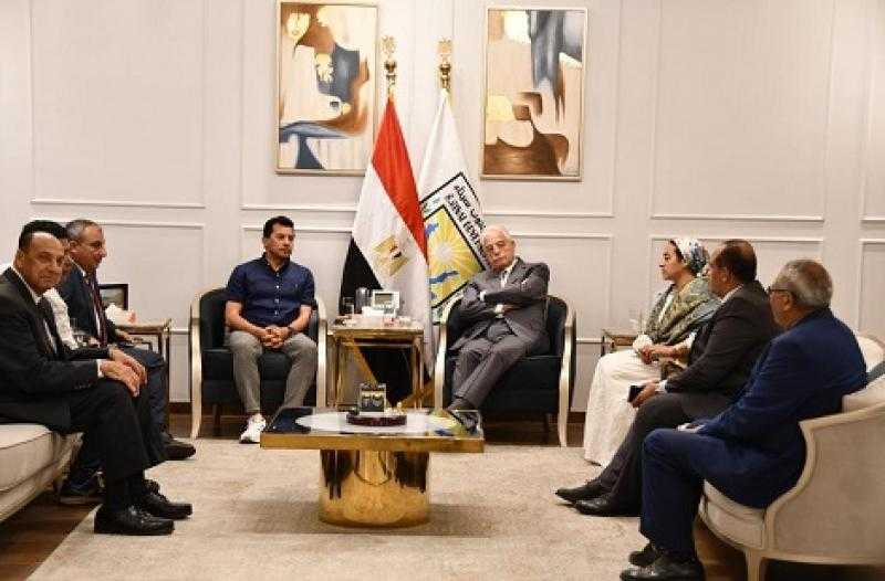 وزير الرياضة يتفقد مبنى مجلس مدينة شرم الشيخ الجديد