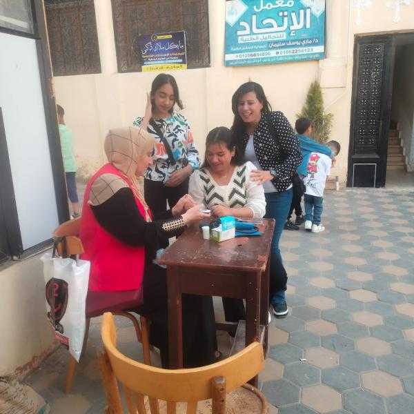 انتشار الفرق الطبية أمام الكنائس والمتنزهات والنوادي بالدقهلية