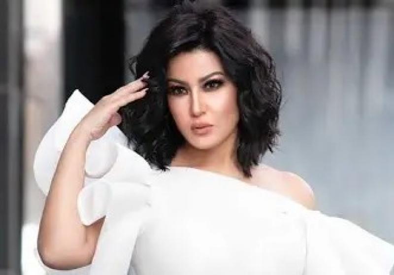 سمية الخشاب تحذف تويتة نعي صلاح السعدني