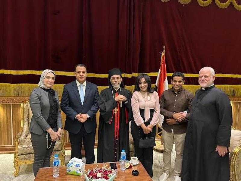 وفد من التحالف الوطني بأسيوط يزور الكنائس للتهنئة بعيد القيامة المجيد