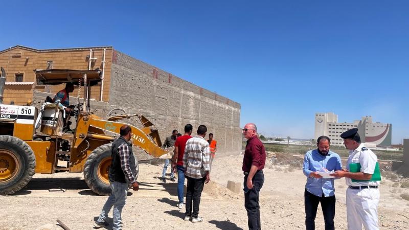 ‫ الإسكان: استرداد مساحة 17990 مترًا بالسويس الجديدة.. وقرار بإزالة مخالفات بناء ببني سويف