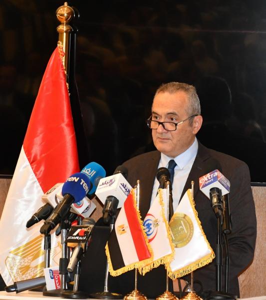 المستشفيات التعليمية تعقد المؤتمر السنوى لمناقشة أحدث أساليب زراعة الكلى