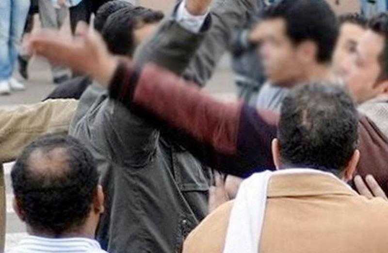 بسبب مُعاكسة فتاة.. تفاصيل المشاجرة الدامية بين 10 شباب داخل كافيه بالمقطم