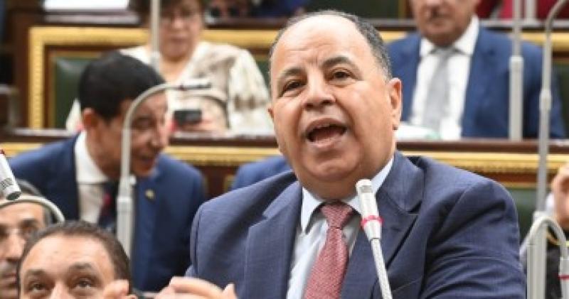 وزير المالية: العجز الكلي للموازنة يتراجع سنويًا.. ولدينا خطة لخفضه لـ 80%