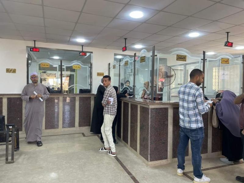توافد المواطنين على المركز التكنولوجي للتصالح في مخالفات البناء برأس غارب