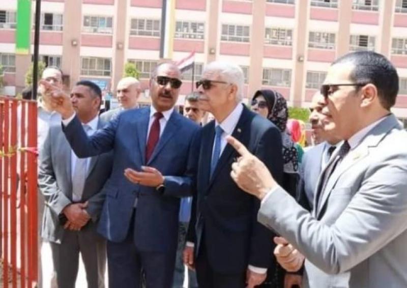 رئيس جامعة المنوفية يتفقد مدرسة الشهيد عبدالرحمن حسن الصديقة للبيئة
