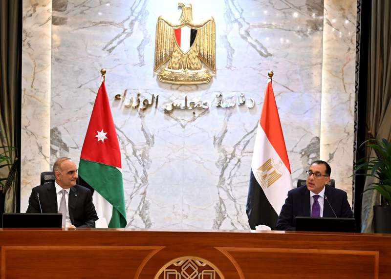 رئيس الوزراء مع نظيره الأردني