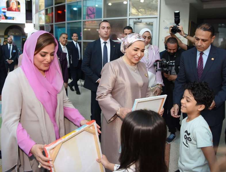السيدة انتصار السيسى وحرم جلاله سلطان عمان