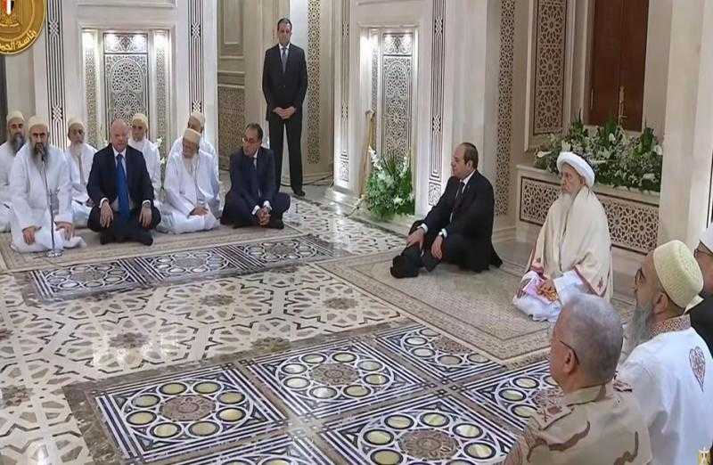 سلطان البهرة بالهند يستقبل الرئيس السيسي بمسجد السيدة زينب لافتتاحه بعد تطويره