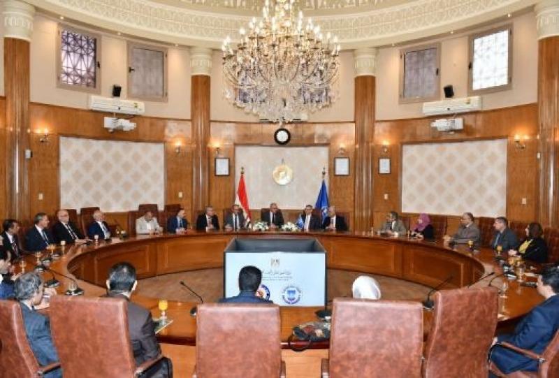 رئيس جامعة القناة يلتقي بفريق ضمان جودة التعليم لتقييم 6 برامج بكلية الزراعة